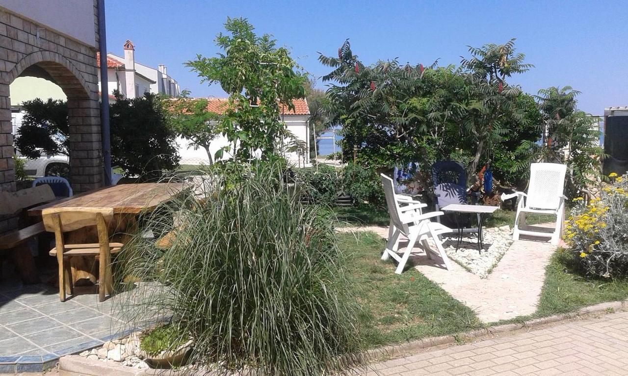 Apartments By The Sea Nin, Zadar - 15842 ภายนอก รูปภาพ